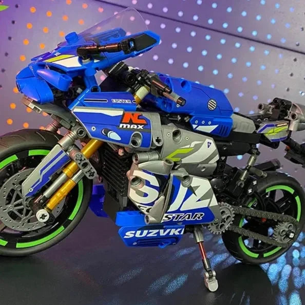 Suzuki GSX-R (823 pieces)