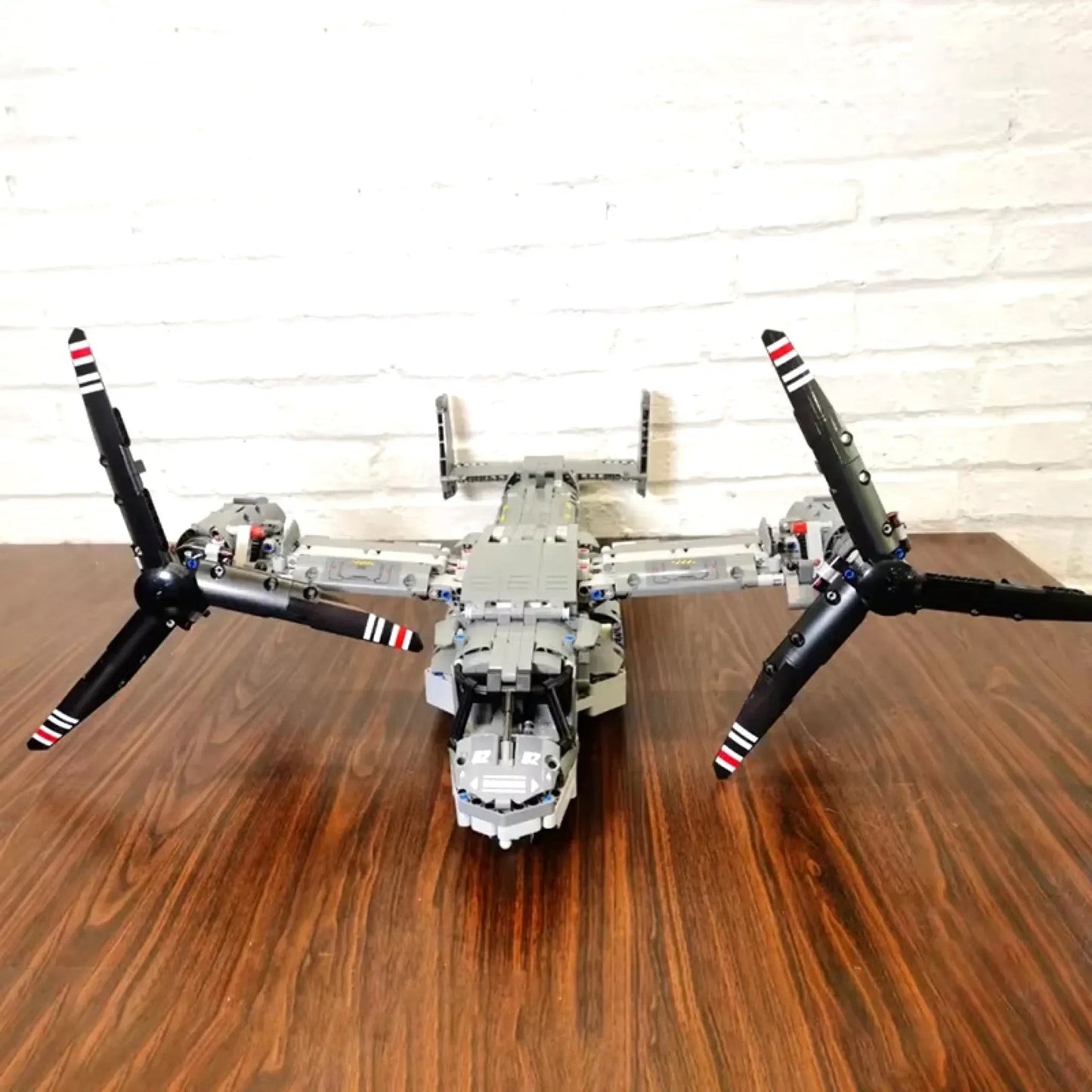 V-22 (1685 pcs)