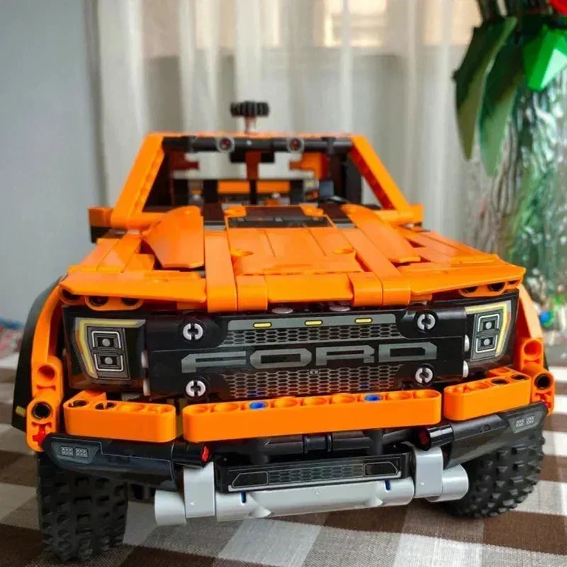 (75% OFF) Ford Raptor F-150 with real mechanics and a V6 Engine with moving pistons (1379 pieces)