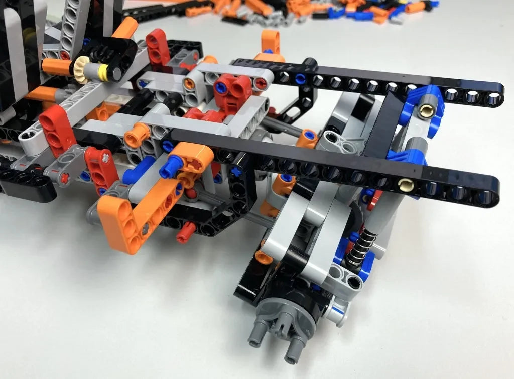 (75% OFF) Ford Raptor F-150 with real mechanics and a V6 Engine with moving pistons (1379 pieces)