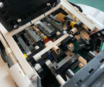 (80% OFF) With 6 Cylinder Boxer Engine and Opening Doors - Scale 1:10 - 1580 Pieces