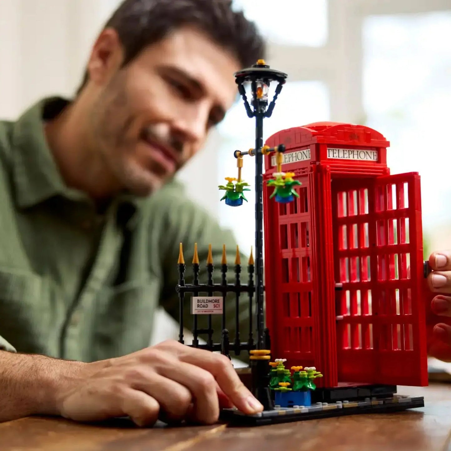 Red Telephone Box of London (1460 pieces)