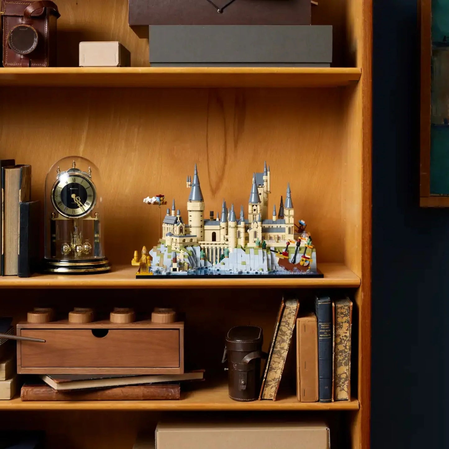 The Castle and the Hogwarts Grounds (2660 pieces)