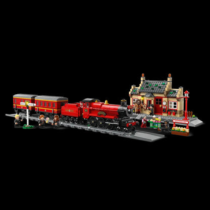 The Hogwarts Express and Hogsmeade Station (1074 pieces)