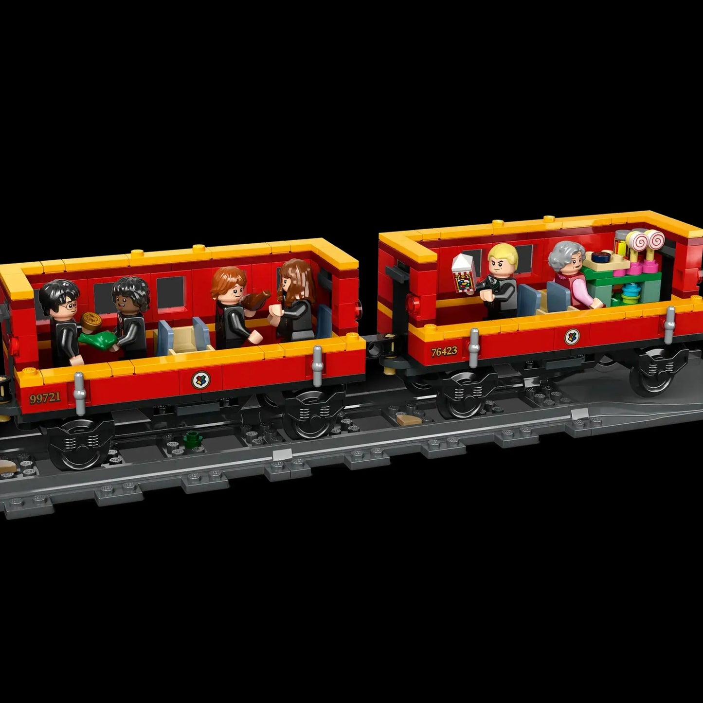 The Hogwarts Express and Hogsmeade Station (1074 pieces)