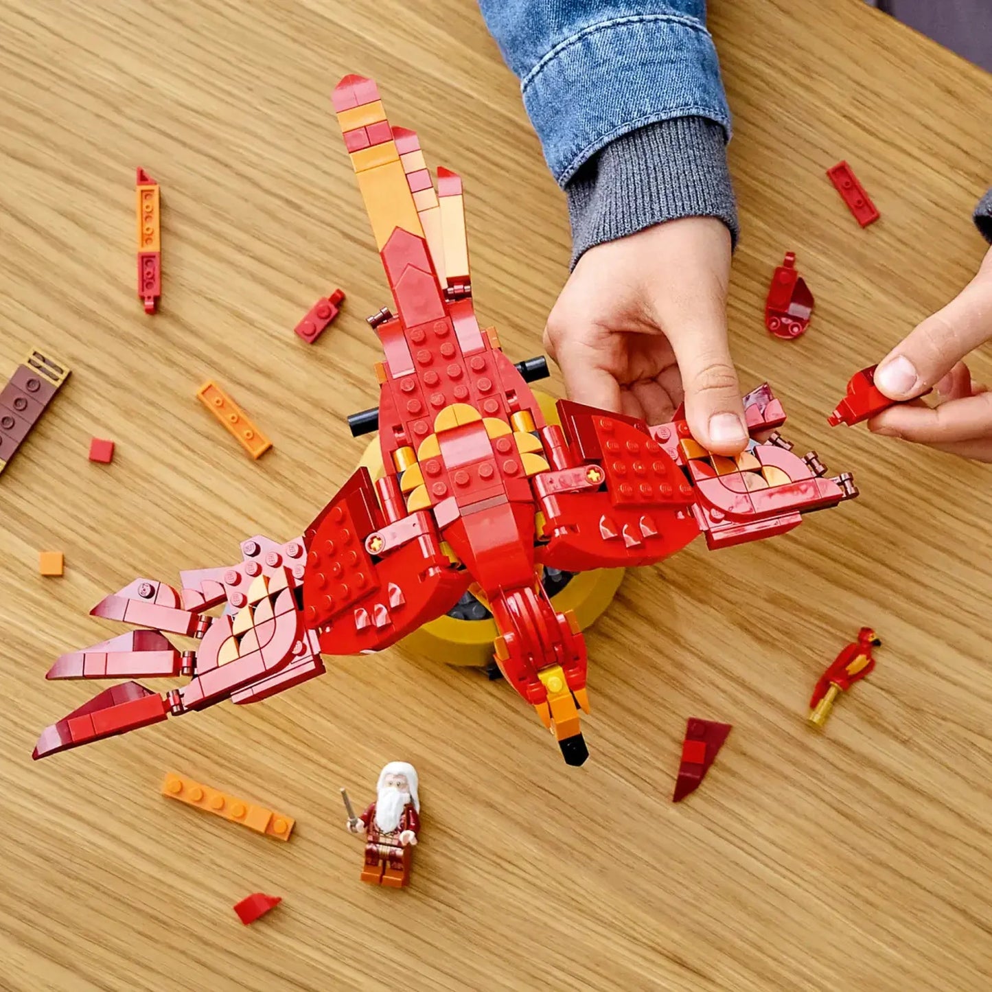 Dumbledore's Phoenix (597 pieces)