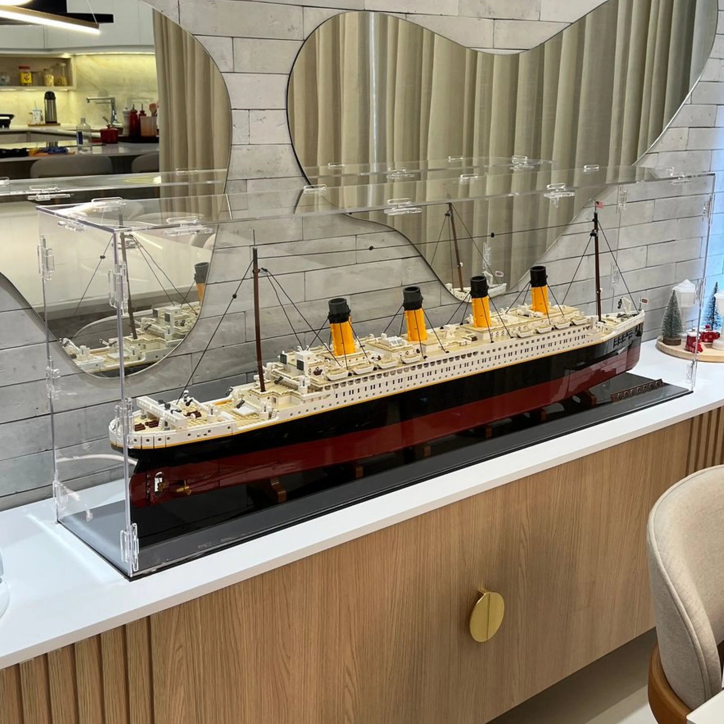 Acrylic Display for the Titanic