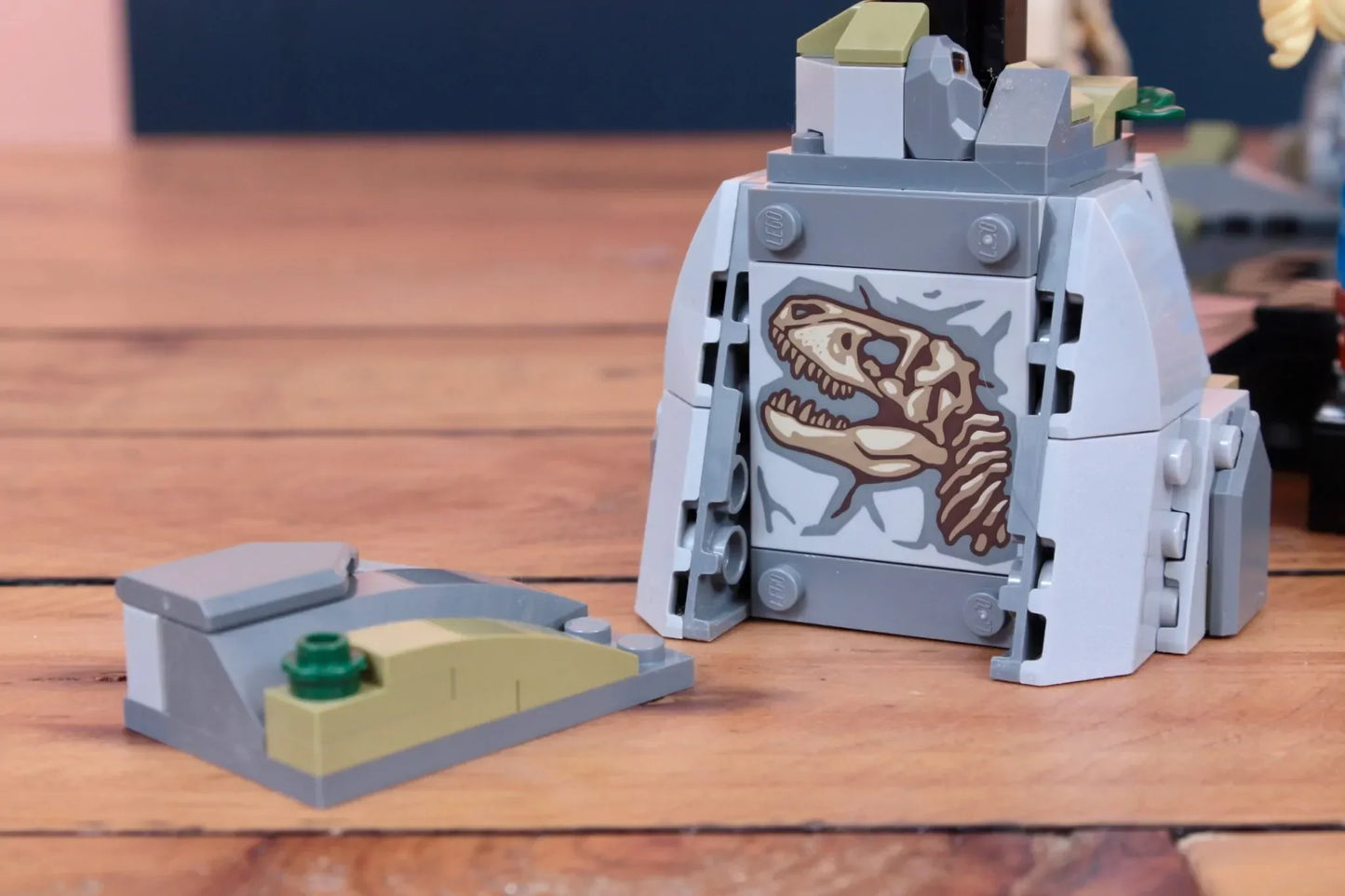 Tyrannosaurus Rex Fossil from Jurassic Park (3145 pieces)