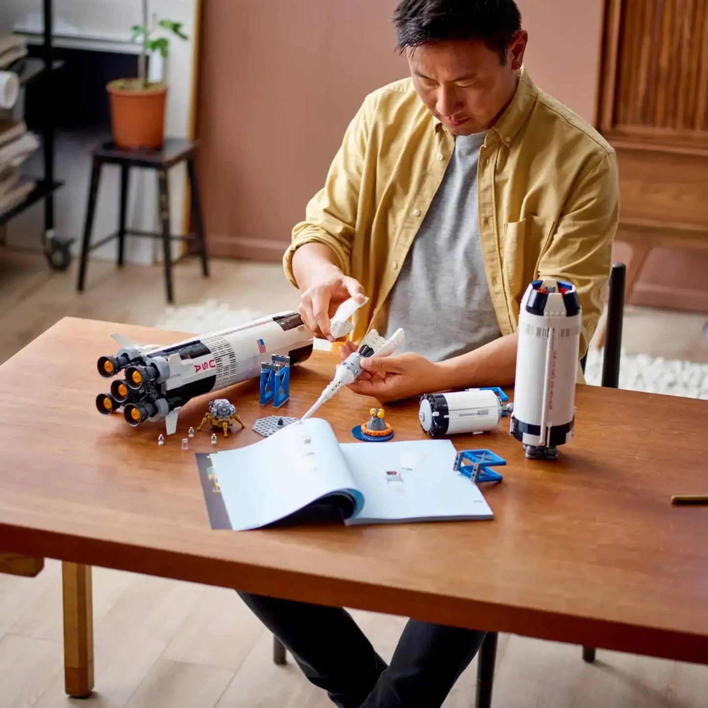 Apollo 5 - NASA AS-204 Saturn V (1969 pieces)