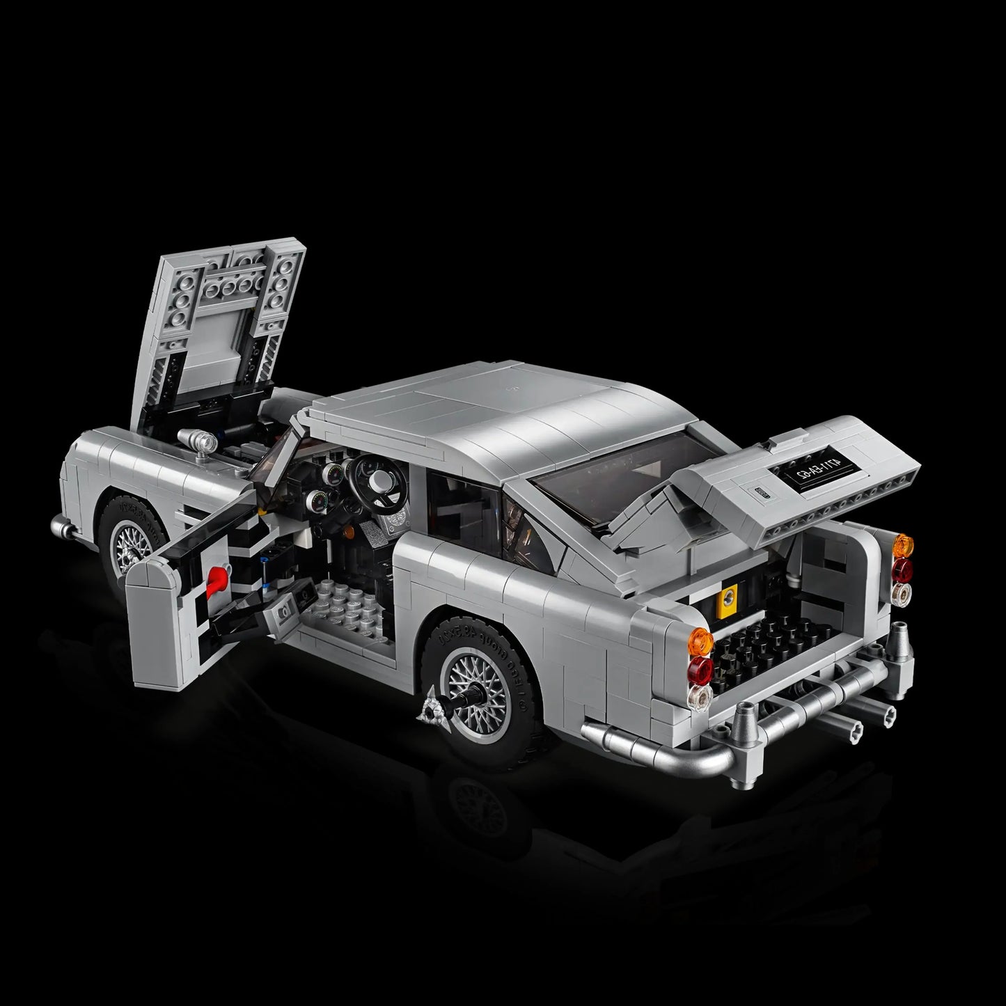 Aston Martin DB5 of James Bond "007" (1295 pieces)