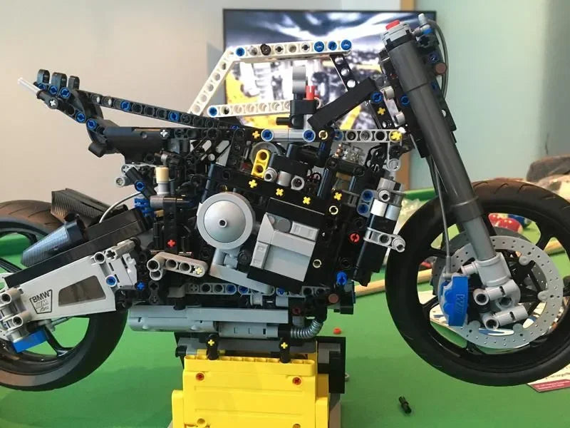 (64% OFF) BMW M 1000 RR 45 centimeters long and 27 cm tall (1920 pieces)