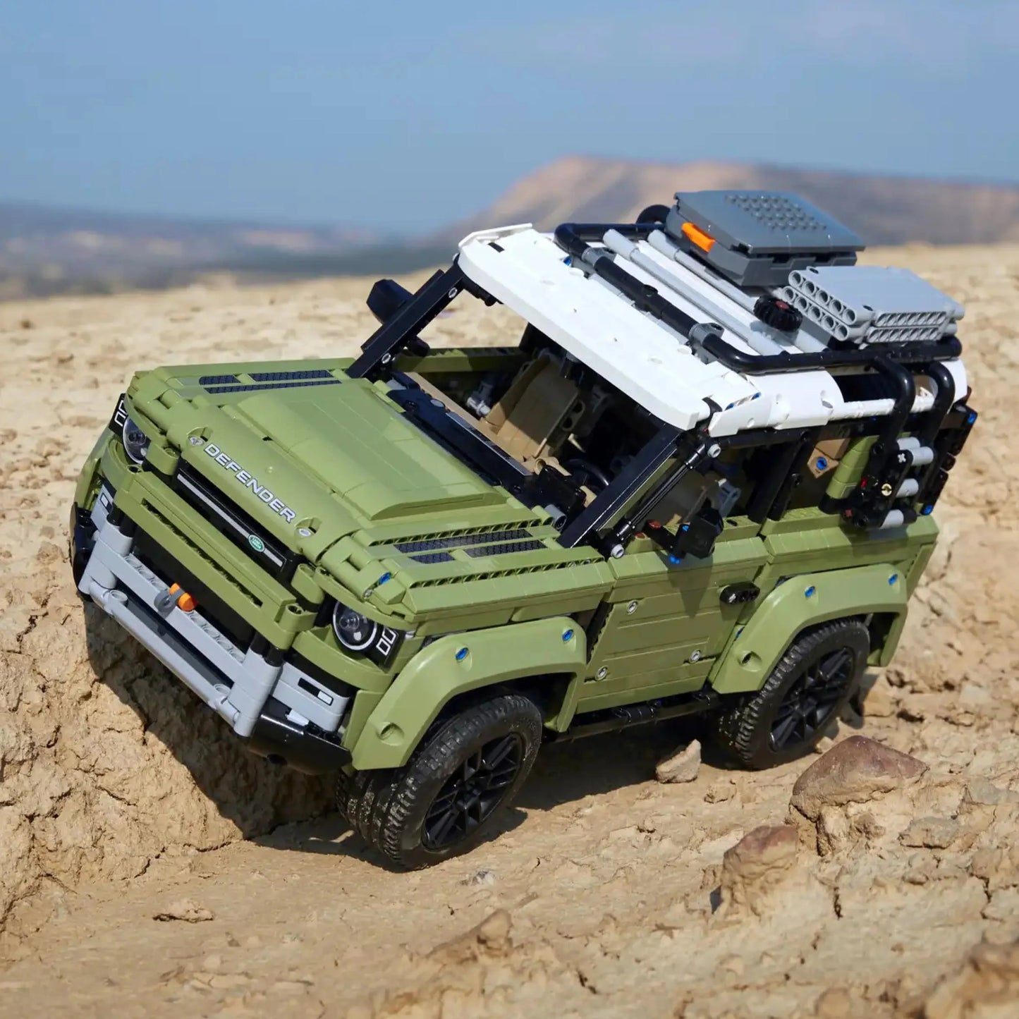 (35% OFF) Land Rover Defender (2573 pieces)