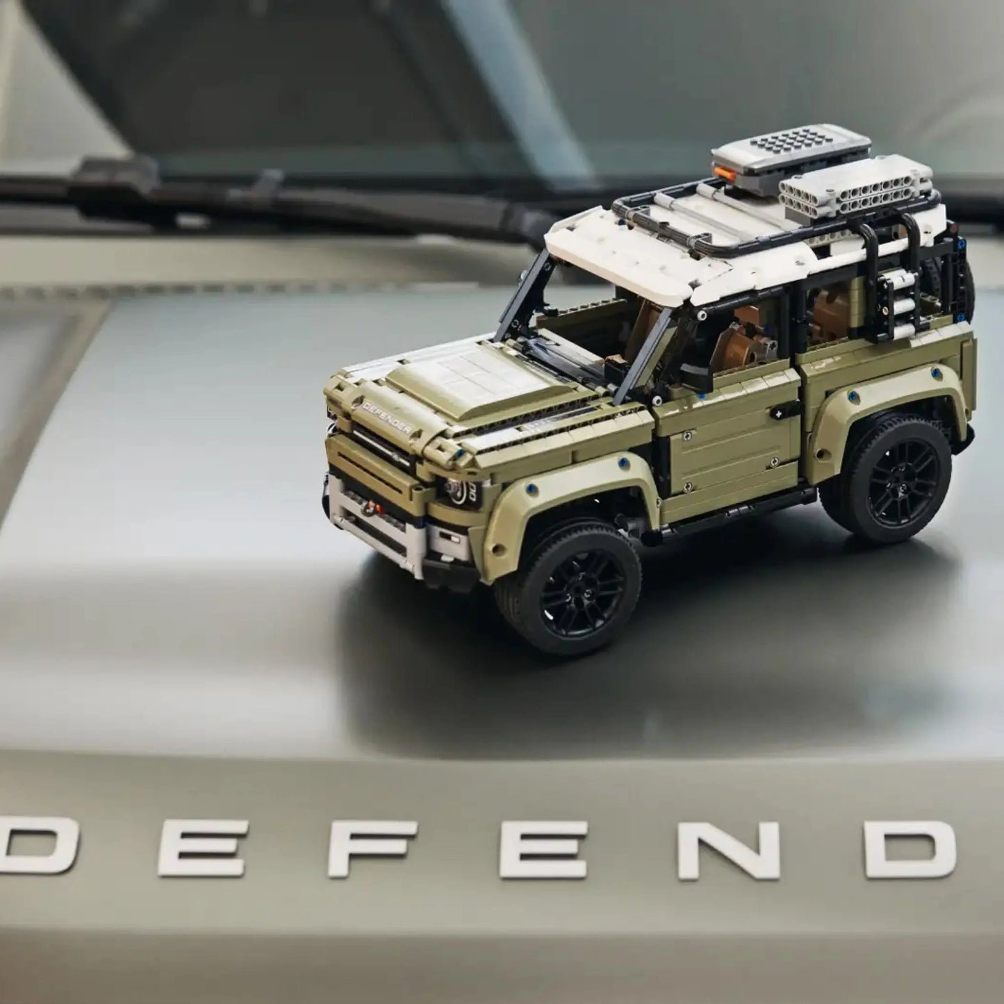 (35% OFF) Land Rover Defender (2573 pieces)