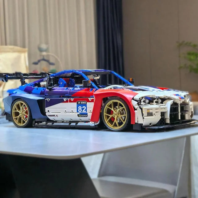 BMW M4 GT4 (4556 pieces)