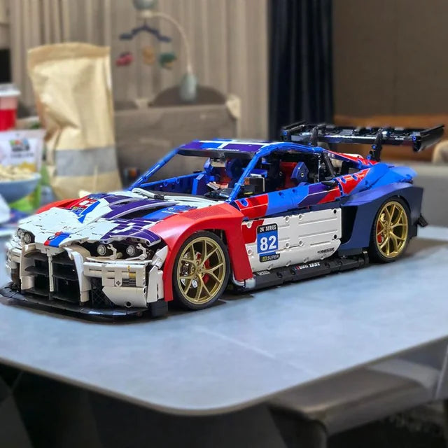 BMW M4 GT4 (4556 pieces)